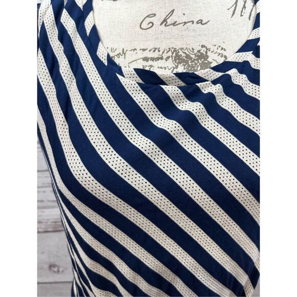 Guess size 8 black and white stripped pullover dress with attached tie at‎ waist - Picture 3 of 5